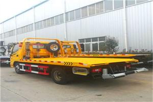 新河镇附近拖车救援搭电